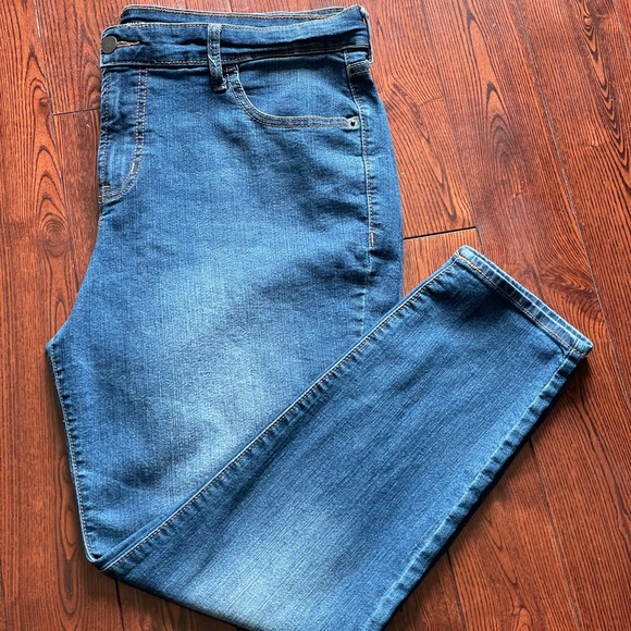 Old Navy Jeans - Picture 1 of 5